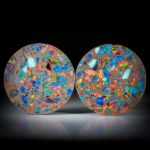 Opal synthetisch in Bronzematrix, Paar 66.07ct. Rondellen plangeschliffen und poliert, je ca.36x36x2.4mm