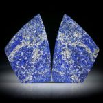 Lapislazuli Paar 45.04ct.  Trapezformen mit Naturbruch, je ca.33x21x5mm