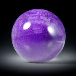 Sugilith Cabochon 63.69ct. runder Cabochon ca.28x28x11.5mm