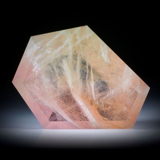 Beryll (Morganit / Heliodor) 204ct. Freiform facettiert ca.50x44x14mm