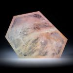 Beryll (Morganit / Heliodor) 204ct. Freiform facettiert ca.50x44x14mm