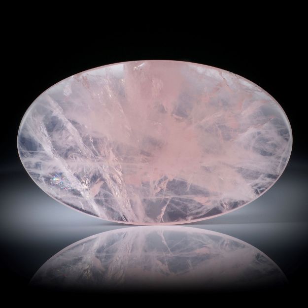 Rosenquarz Cabochon, langovale Form, beidseitig bombiert und poliert ca. 53.5x32x6.5mm