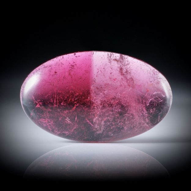 Turmalin 12.5ct. ovaler Cabochon ca.24x15x4.5mm