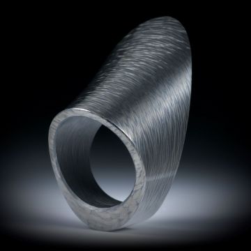 Carbon Fingerring, bequeme Freiform poliert, nach unten schmaler werdend, Innendurchmesser 19.1mm