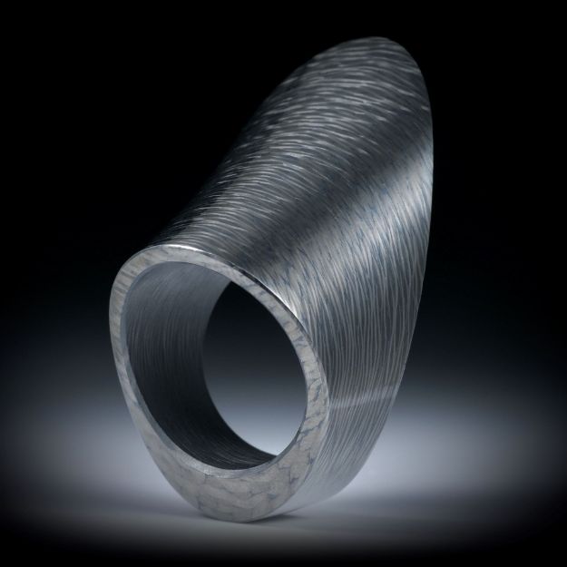 Carbon Fingerring, bequeme Freiform poliert, nach unten schmaler werdend, Innendurchmesser 19.1mm