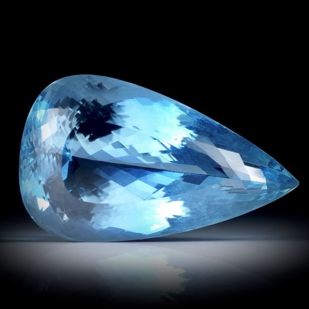 Aquamarin 23.88ct. Santa Maria, Brasilien, Tropfenschliff ca.26.5x16x12mm