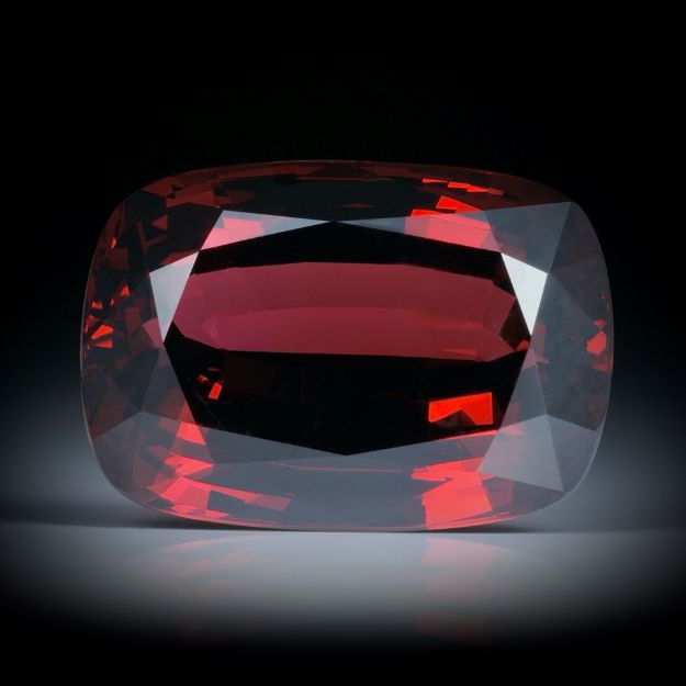 Granat 24.99ct. Cushion-Cut ca.20x14x9mm