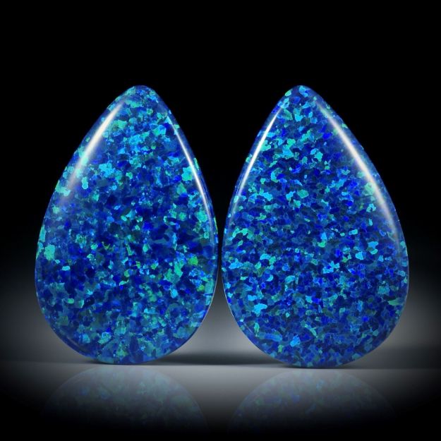 Opal synthetisch, Tropfen Paar, beidseitig bombiert und poliert, je ca.33x21.5x7mm