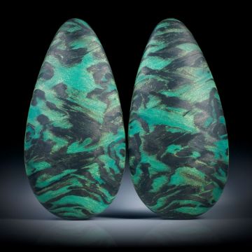 Carbon Tropfen Paar, mit Textilglas gründynamisch, in Epoxymatrix, je ca.44x22x8.5mm