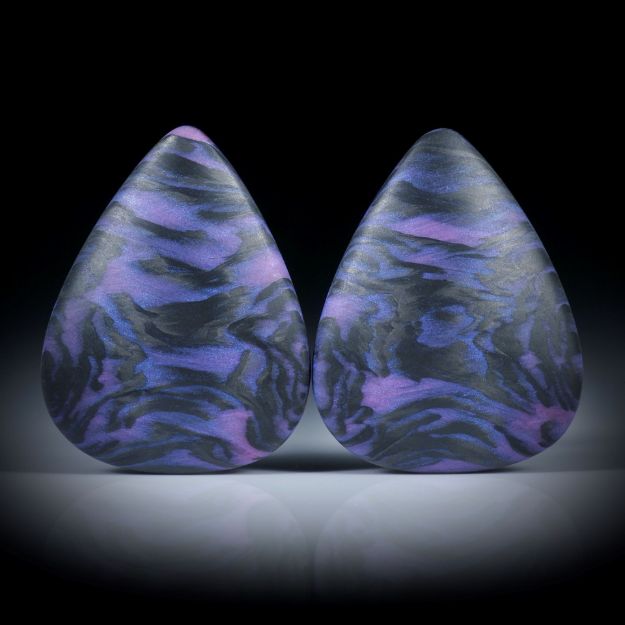Carbonpaar mit Textilglas rosadynamisch, in Epoxymatrix, beidseitig bombiert, je ca.30x23.5x8mm