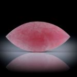 Rhodochrosit 64.99ct. Navette, einseitig bombiert und poliert, ca.49x23x7mm