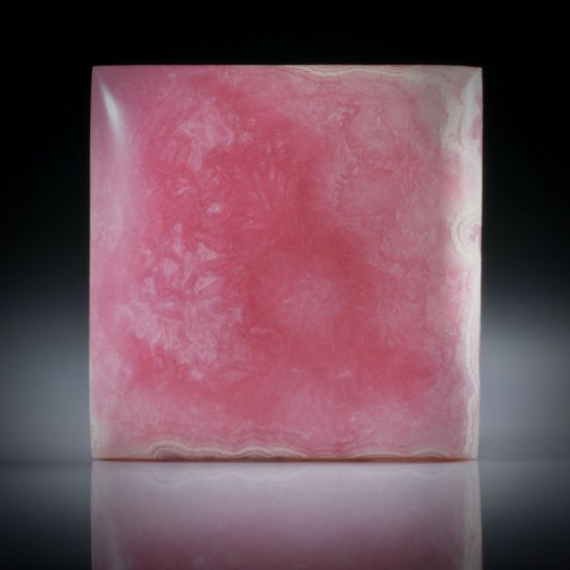 Rhodochrosit 74.29ct. quadratische Form, bombiert, ca.28x28x7.5mm