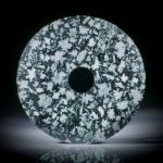 Flowerstone, Porphyr 239.95ct. grosse Pi Scheibe mit beidseitiger flacher Wölbung, poliert, ca.80x80x5mm