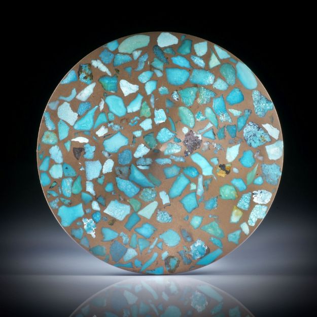 Türkis in Bronzematrix, runde Form, zur Spitze geschliffen und poliert, ca.47x47x10.5mm