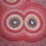 Rhodochrosit Stalaktit Querschnitt, mit intakter Aussenhaut, beidseitig geschliffen und poliert, ca.91x77x14mm
