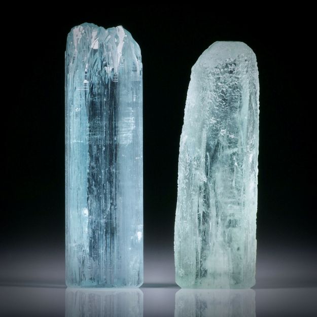 Aquamarinkristall Paar 52.3ct.  ca.33x10.5x9mm und 31x10.5x8.5mm