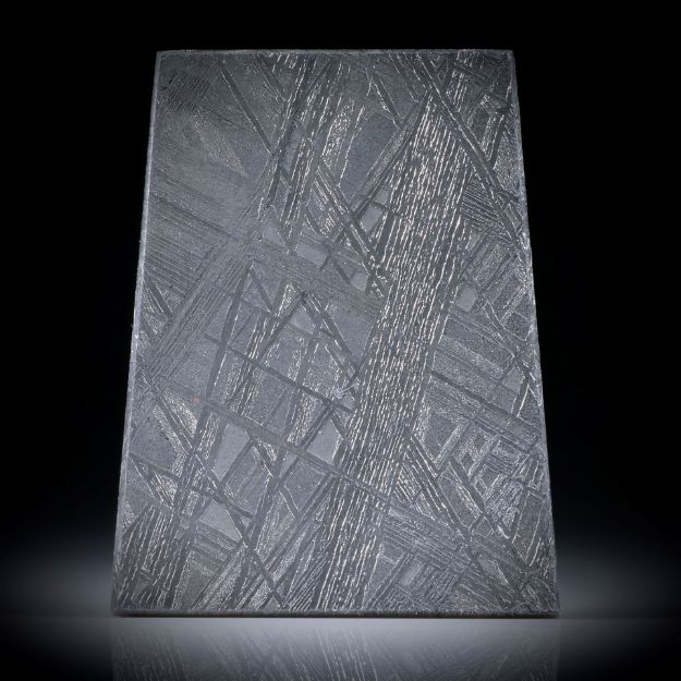 Eisenmeteorit mit geätzter Oberfläche, Trapezform ca.36x28.5x2.5mm