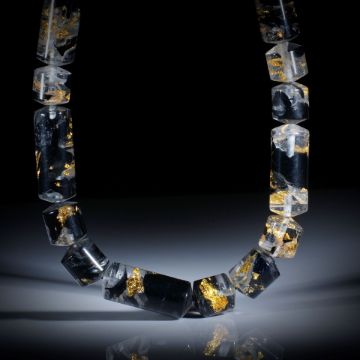 Goldglas Collier, Zylinderform poliert, Durchmesser 13.5mm, Länge 43cm, aufgezogen ohne Verschluss