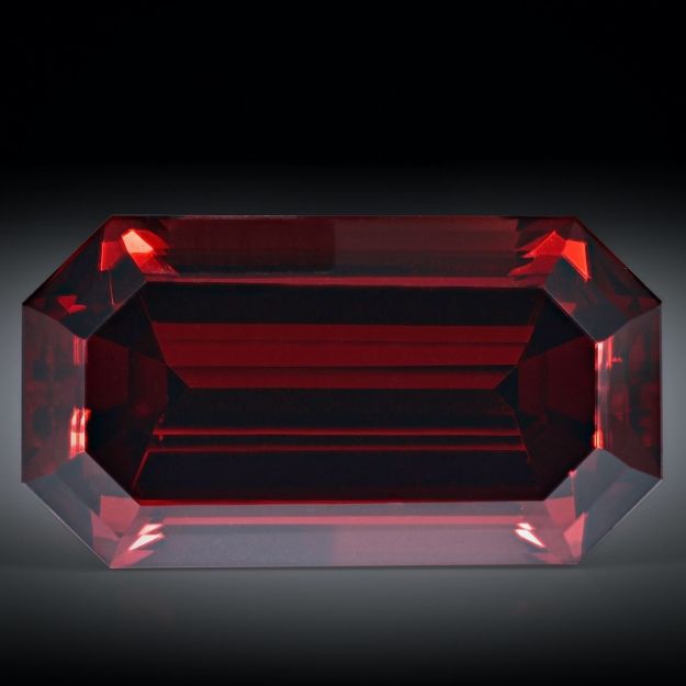 Granat Tansania 5.13ct. Smaragdschliff ca.13x7.5x5.5mm