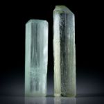 Beryll Kristall Paar 45.71ct. ca.31x9x9mm und 37x9.5x7mm