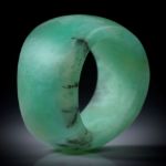 Chrysopras Fingerring, geschwungene Form, matt, Breite von 13 bis 17mm, Innendurchmesser 19mm