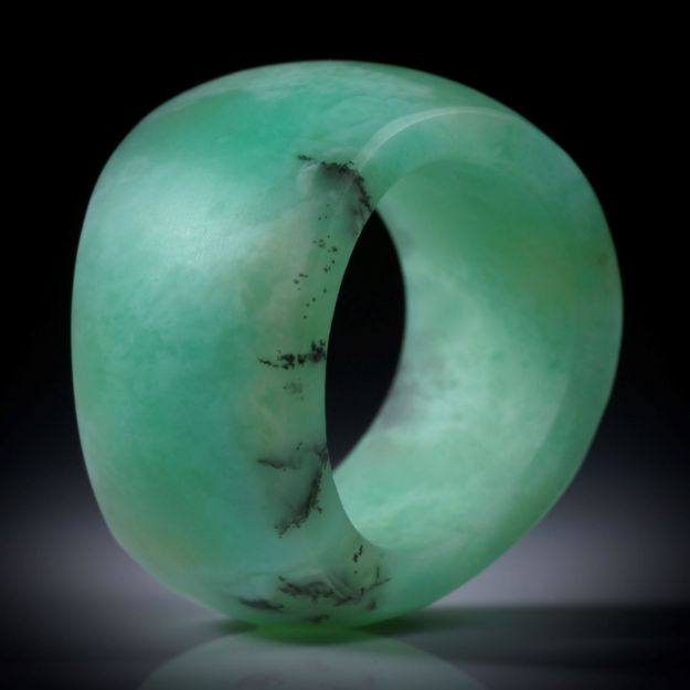 Chrysopras Fingerring, geschwungene Form, matt, Breite von 13 bis 17mm, Innendurchmesser 19mm