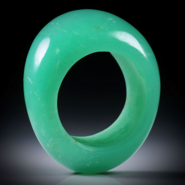 Chrysopras Fingerring, geschwungene Form, poliert, Breite von 10 bis 14mm, Innendurchmesser 18.1mm