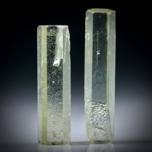 Beryll Kristall Paar 17.78ct. ca.28x6x5mm und 25x7x5mm