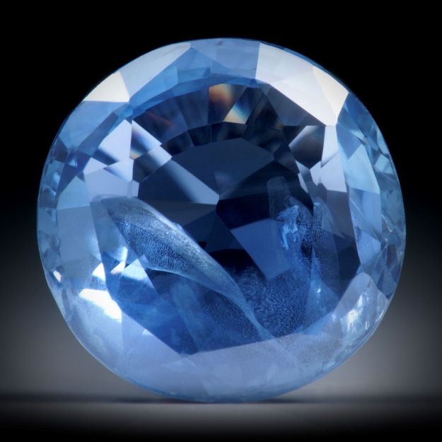 Saphir Ceylon unerhitzt 5.43ct. rund facettiert ca.10.5x10.5x5mm