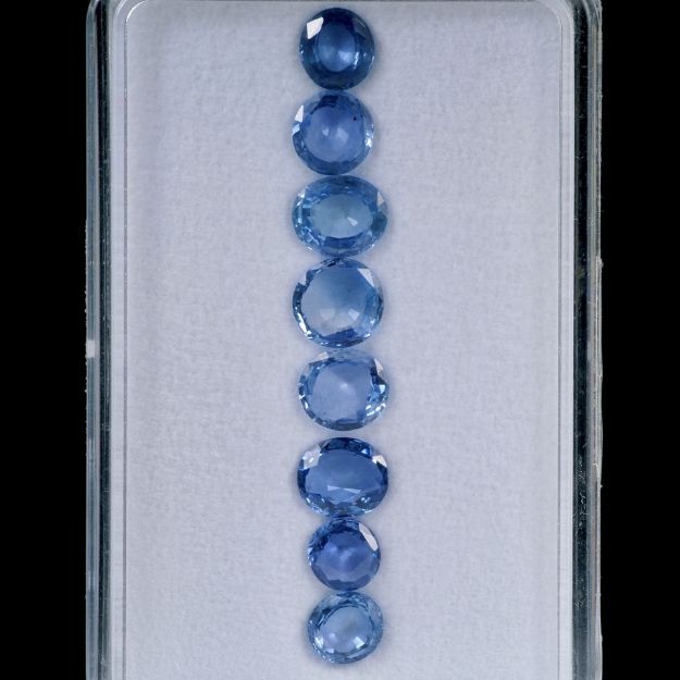 Saphir Ceylon unerhitzt 7.27ct. Lot aus 8 Steinen, Grösse ca.5-7mm