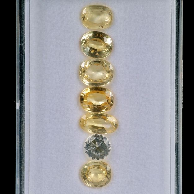Saphir Ceylon unerhitzt 9.23ct. Lot aus 7 Steinen, Grösse ca.6-8mm