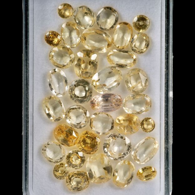 Saphir Ceylon unerhitzt 36.85ct. Lot aus 34 Steinen, Grösse ca.4-8mm