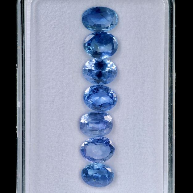 Saphir Ceylon unerhitzt 11.45ct. Lot aus 7 Steinen, Grösse ca.7-8mm