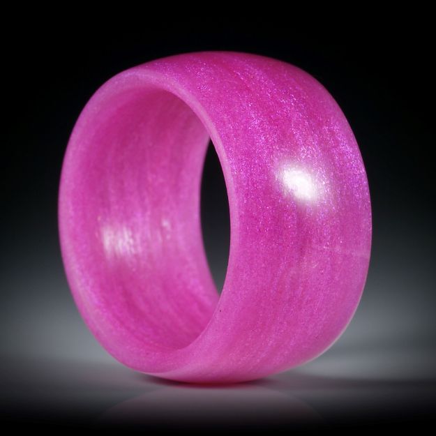 Ring aus Glasfaser, Pink mit Perlglanzpigment, innen und aussen leicht bombiert, Hochglanz, Breite 12.5mm, Innendurchmesser 19mm