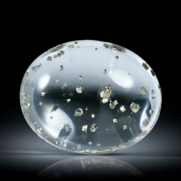 Quarz Cabochon mit Pyrit Einschlüssen 19.39ct. ca.19.8x16x8.9mm