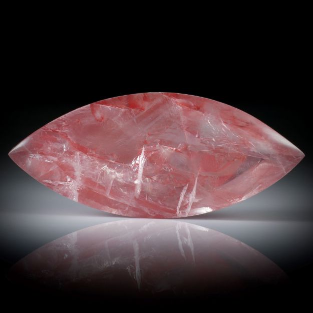Quarz mit Einschluss und rötlichem Limonit 60.1ct. Navette ca.47x20x10mm