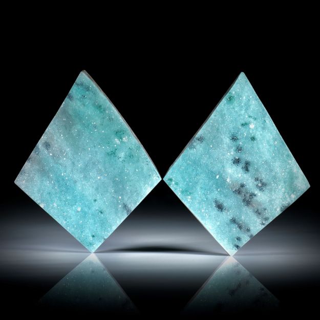 Chrysokoll 160.75ct. auskristallisiert auf Muttergestein, je ca.56x45x7mm