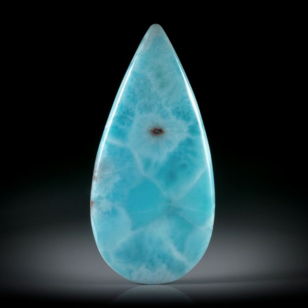 Pektolith, Larimar 53.5ct. Tropfenform, beidseitig bombiert ca.49.3x23.5x6.5mm