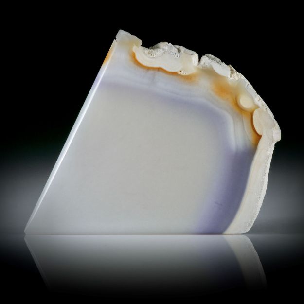 Kascholong, teilweise naturbelassen, Oberseite leicht gespannt und poliert, ca.40x35x5.5mm,