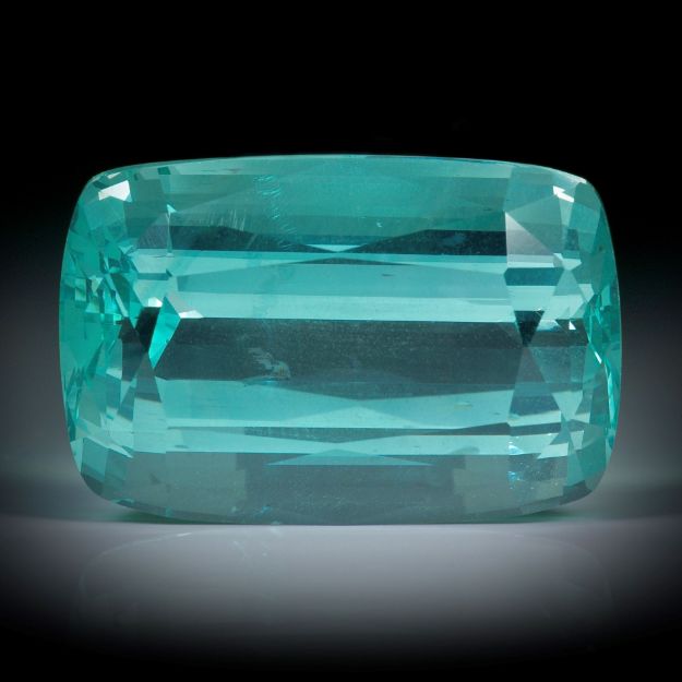Apatit 62.15ct. Kissenschliff  ca. 27.6x18.4x14.3mm