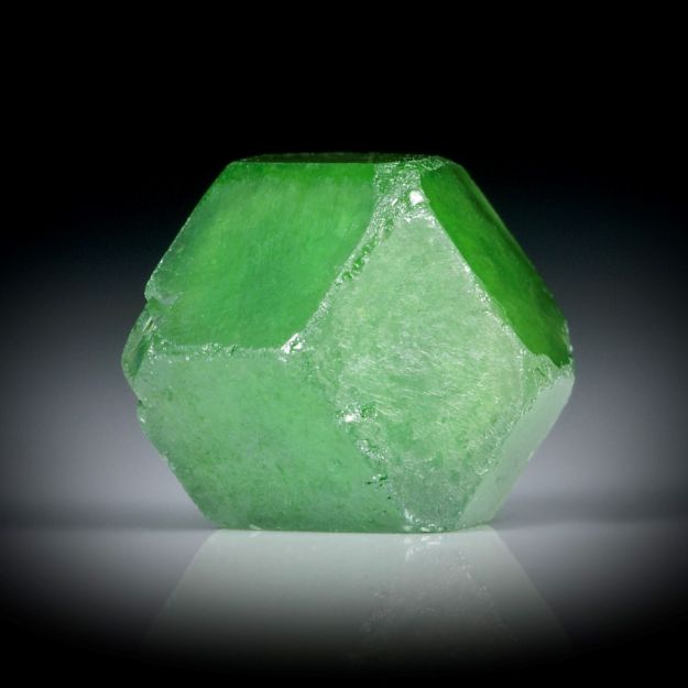 Demantoid Kristall 7.01ct. ca.9x9x8mm