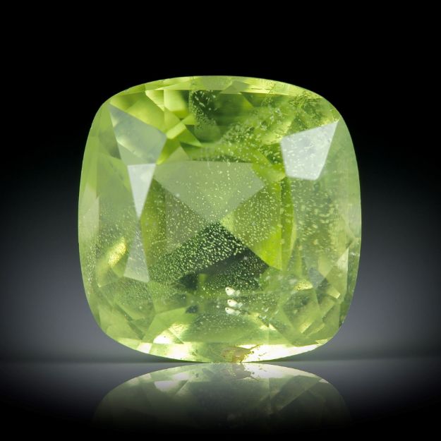 Peridot 4.54ct. Cushion Cut ca.9.8x9.7x6.3mm