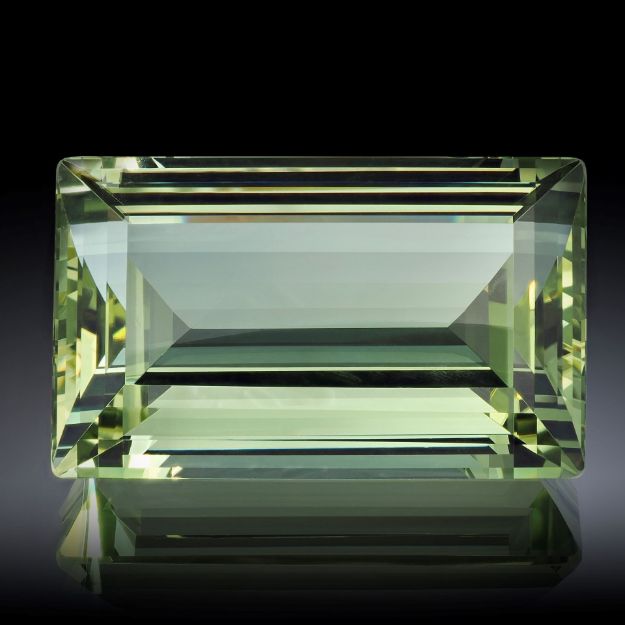 Beryll Brasilien 63.77ct. Treppenschliff ca.31.8x19.7x12.9mm