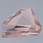 Rosenquarz 27.07ct. Spiegelschliff ca.31x18.9x8mm