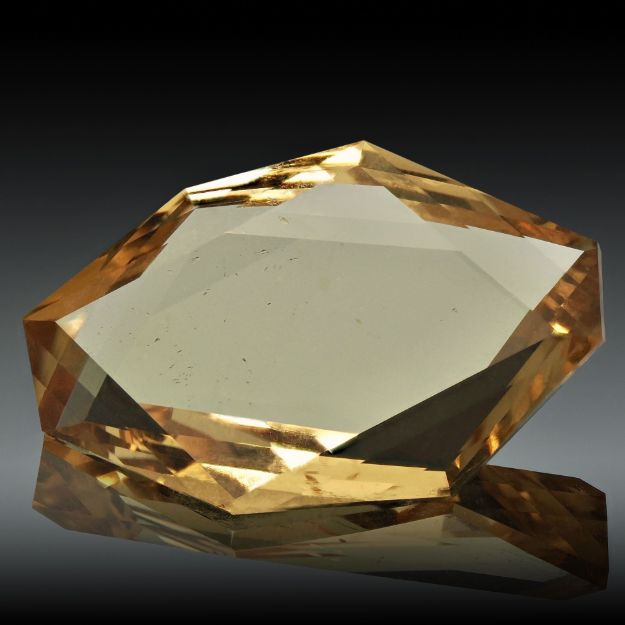 Goldberyll 25.78ct. Spiegelschliff ca.28.7x17.9x6.2mm