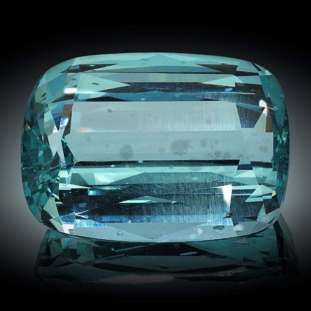Apatit 49.83ct. Cushion Cut ca.25.7x18.4x12.1mm