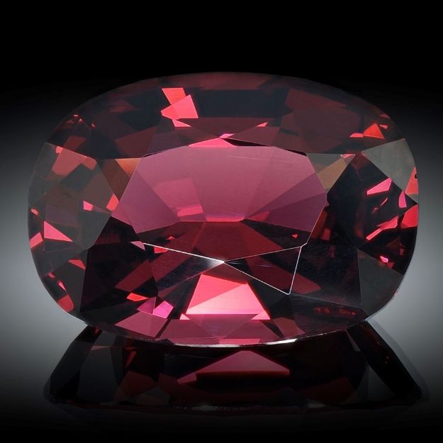 Spinell 4.1ct. Cushion Cut ca.11.2x8x5.8mm