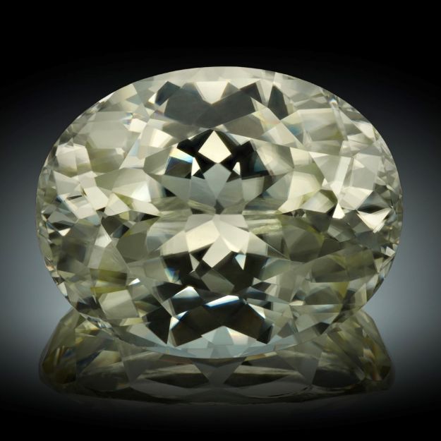 Zirkon 16.79ct. Oval ca.15.9x12.6x8.5mm