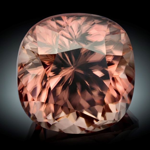 Zirkon 6.2ct. Cushion Cut ca.9.5x9.3x7.6mm