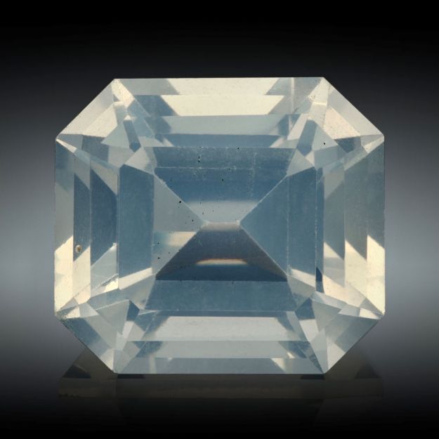 Mondstein facettiert 17.3ct. Smaragdschliff ca.16.5x14.9x11.3mm